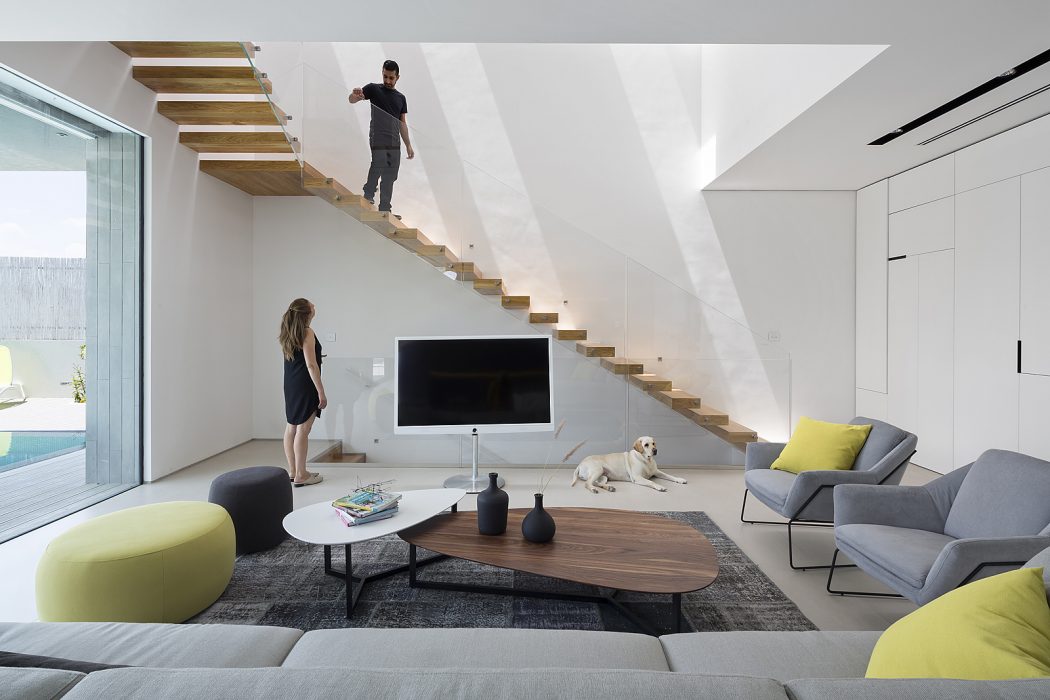 ZA House by Shachar Rozenfeld Architects - 1