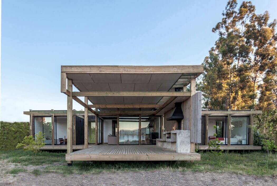 House in Rapel Lake by PAR Arquitectos - 1