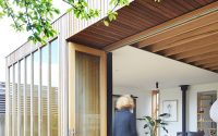 012-wooden-box-house-moloney-architects
