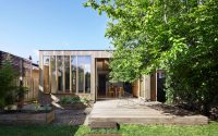 013-wooden-box-house-moloney-architects