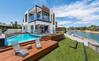 025-house-broadbeach-waters