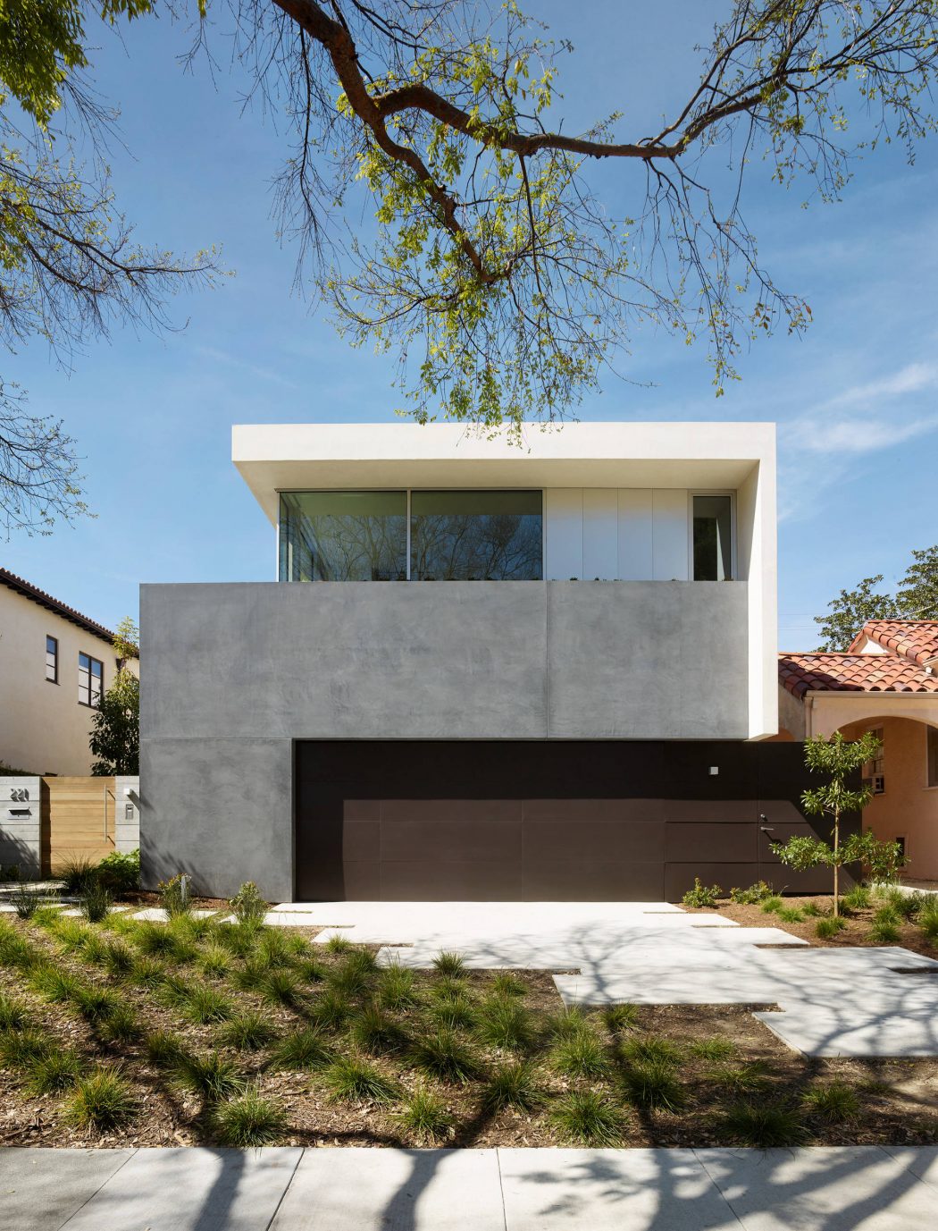 Crescent Drive Home by Ehrlich Yanai Rhee Chaney Architects - 1