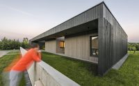 003-black-box-house-pao-architects