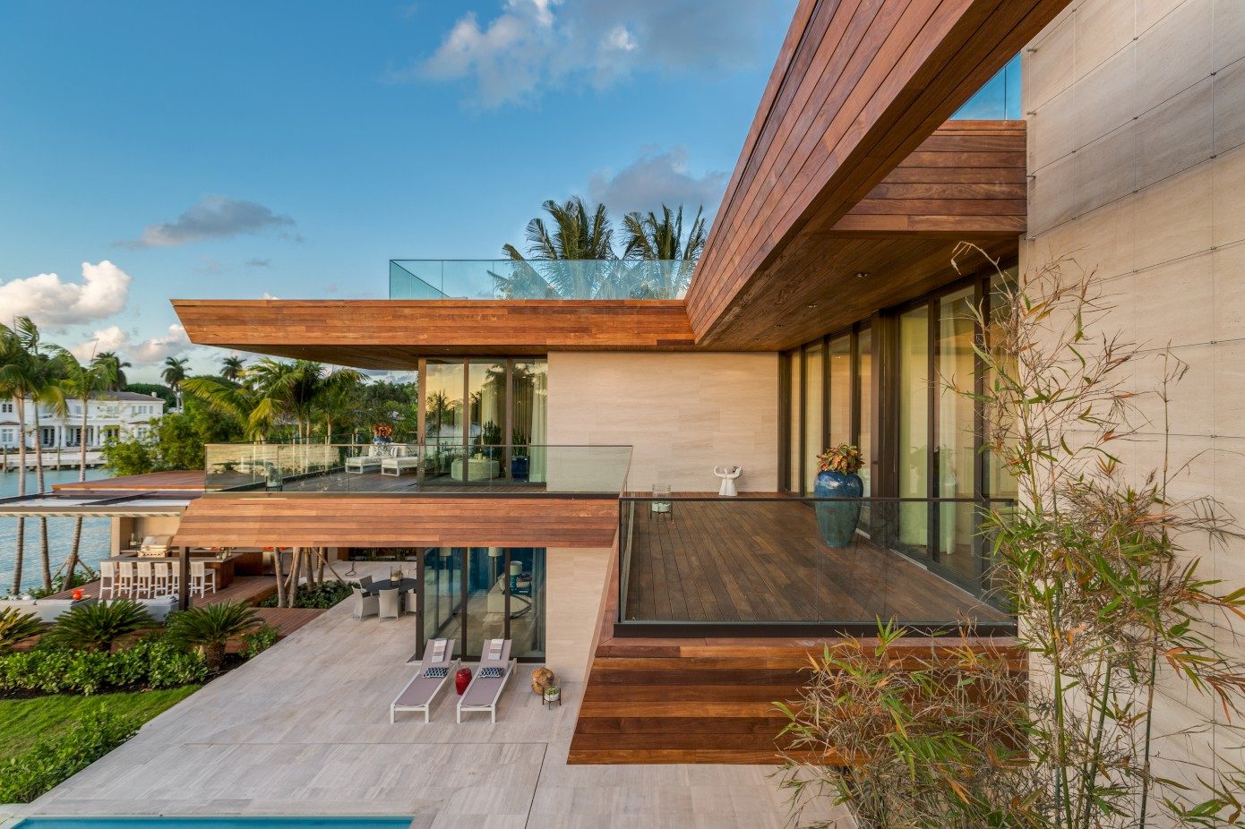 North Bay Road Residence by Choeff Levy Fischman