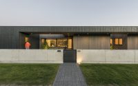 004-black-box-house-pao-architects