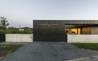005-black-box-house-pao-architects