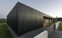 007-black-box-house-pao-architects