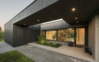 016-black-box-house-pao-architects