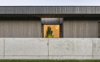 018-black-box-house-pao-architects