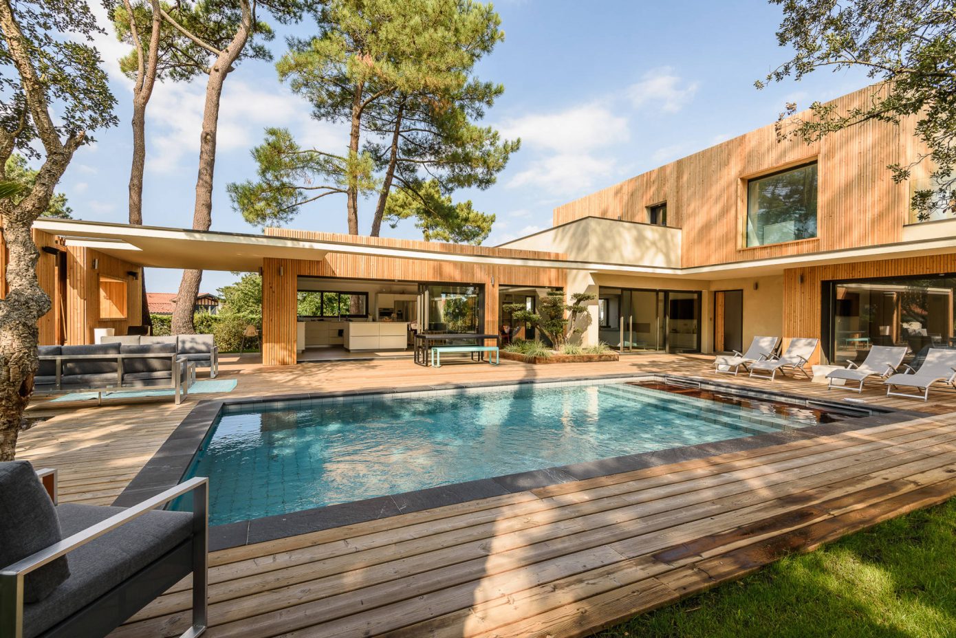 Villa Hossegor by Estaun Architectures HomeAdore