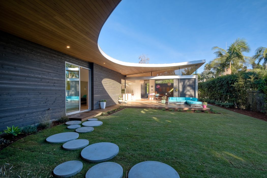 Avocado Acres House by LLoyd Russell - 1