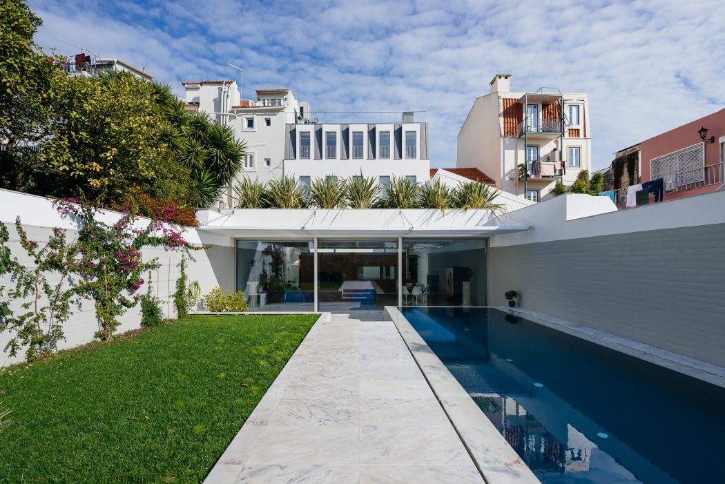 House in Lisbon by Aurora Arquitectos - 1