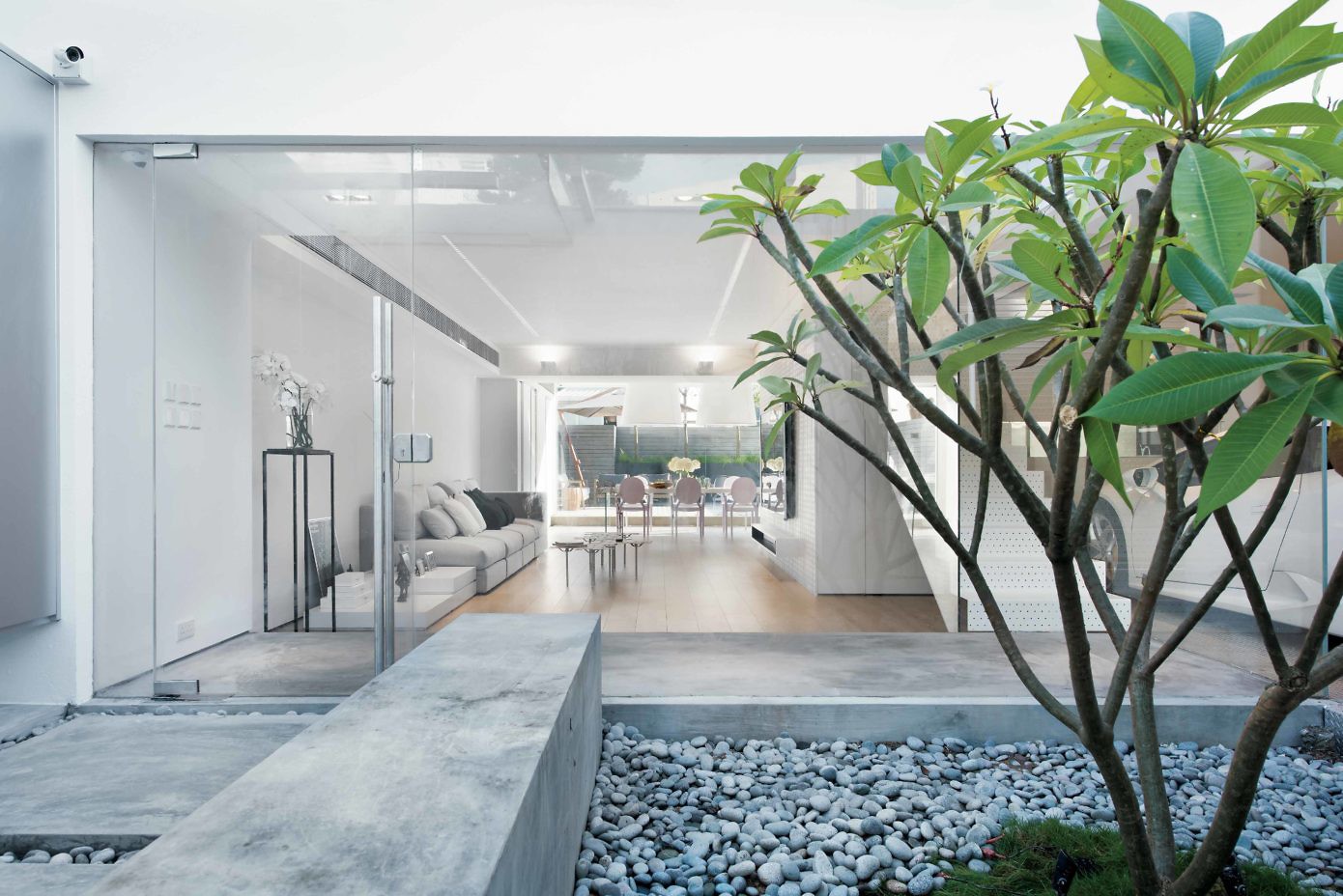 House in Hong Kong by Millimeter Interior Design