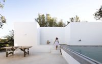 002-casa-luum-by-pedro-domingos-arquitectos-W1390