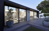 010-house-melbourne-tom-robertson-architects