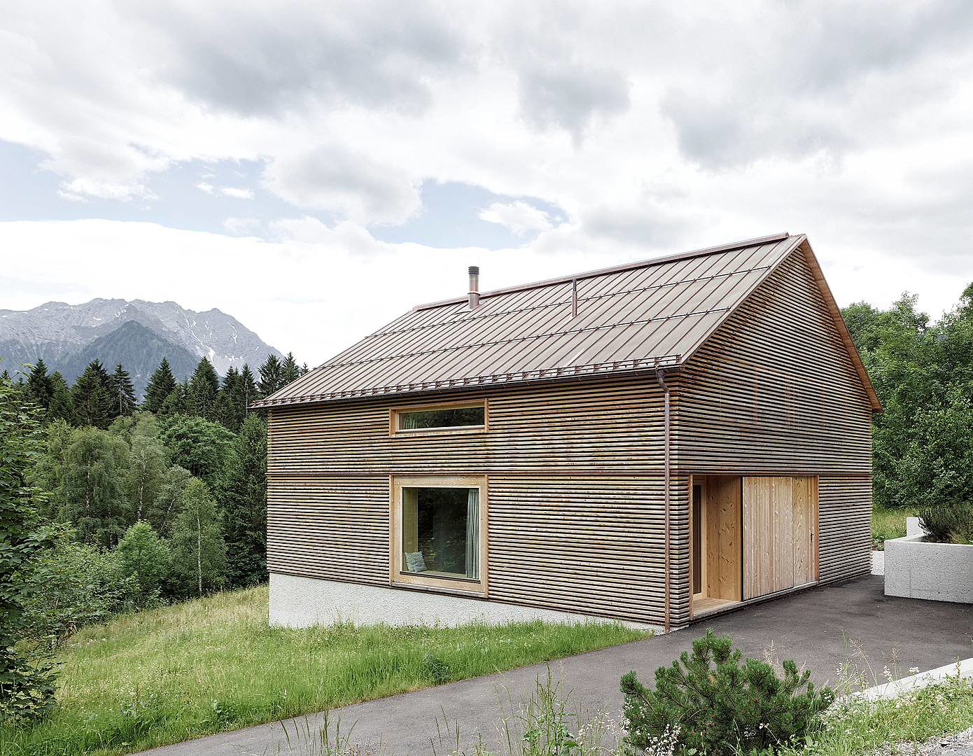 House in Bludenz by Architekten Innauer Matt