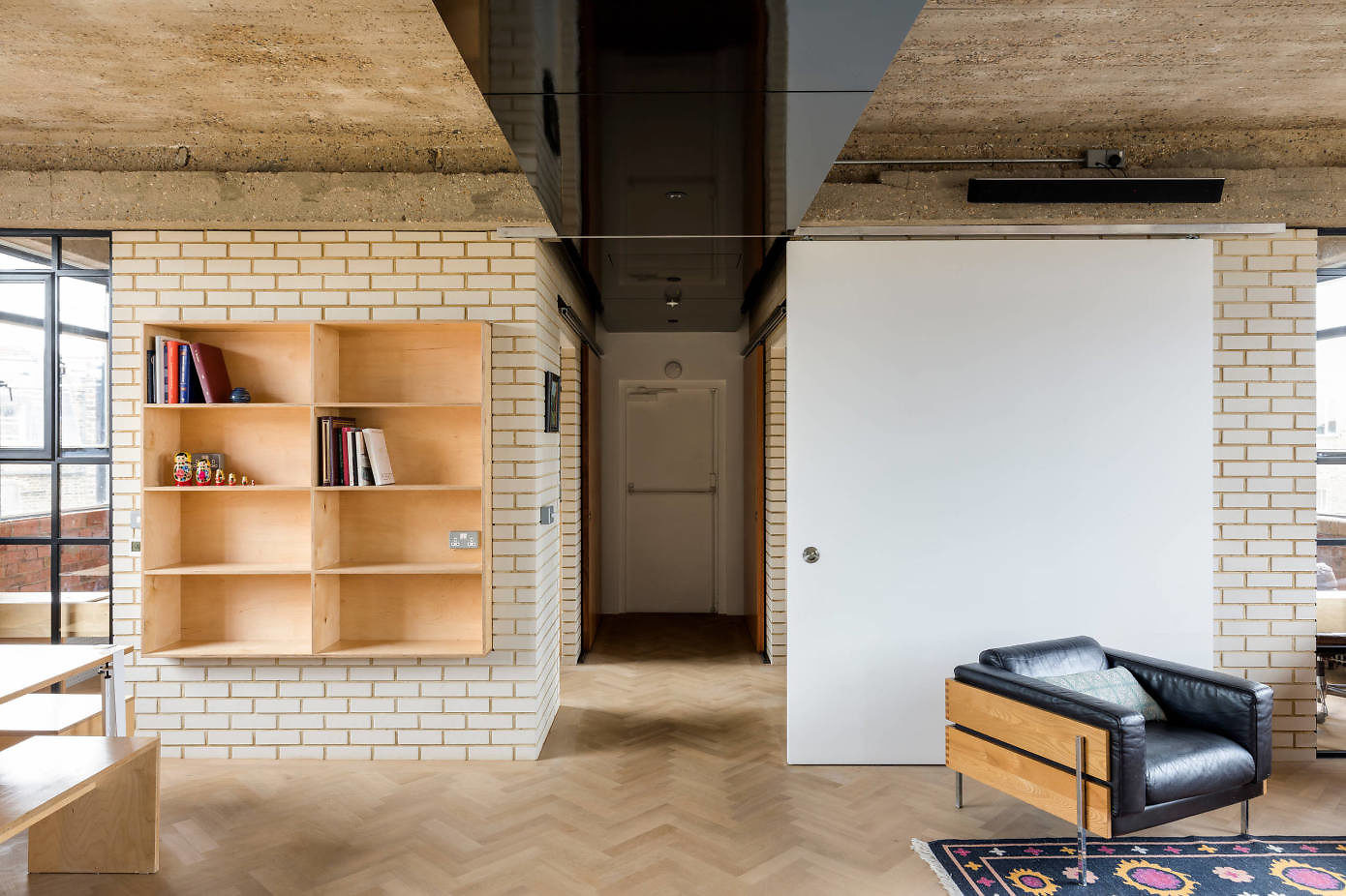Loft Apartment by Southstudio Architects