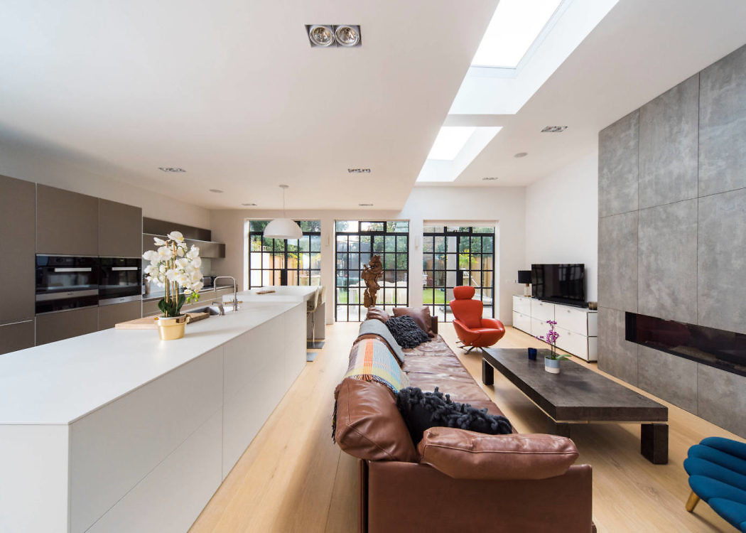 Central Chiswick Home by Hamilton King - 1