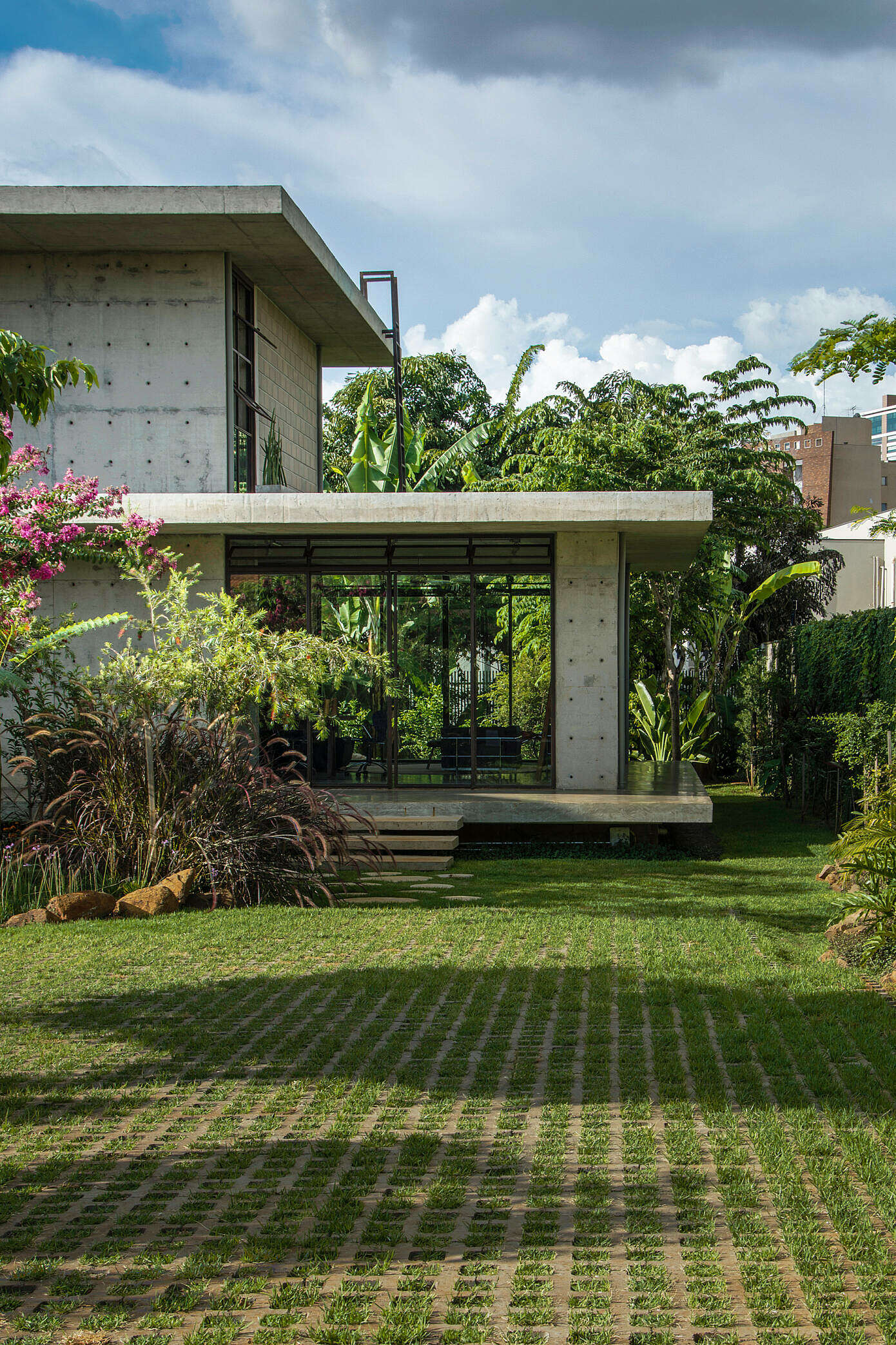 Casa Petro by Fernanda Padula Arquitetura