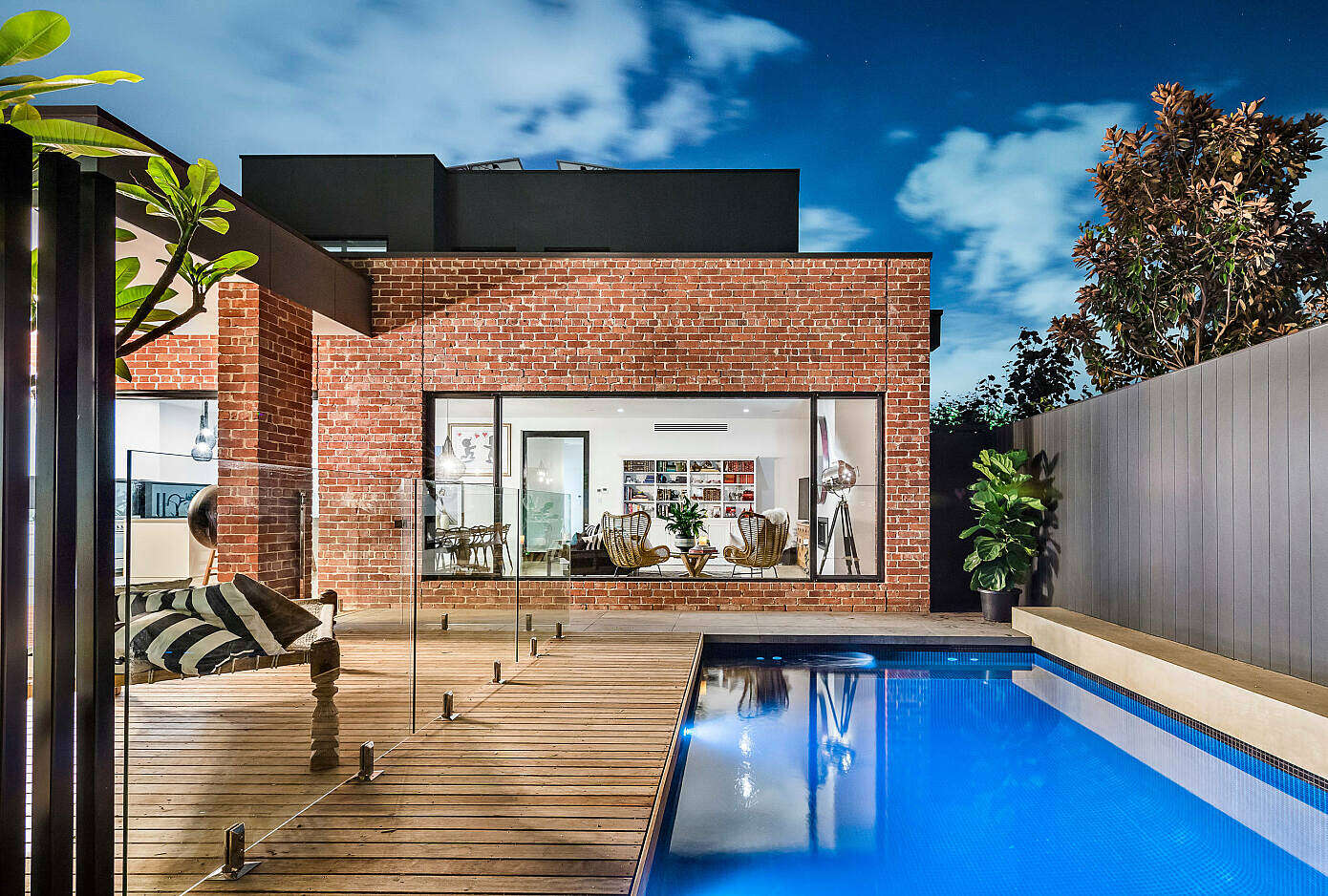 Hyde Park Home by 365 Studio