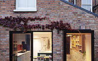 008-brick-townhouse-amos-goldreich-architecture