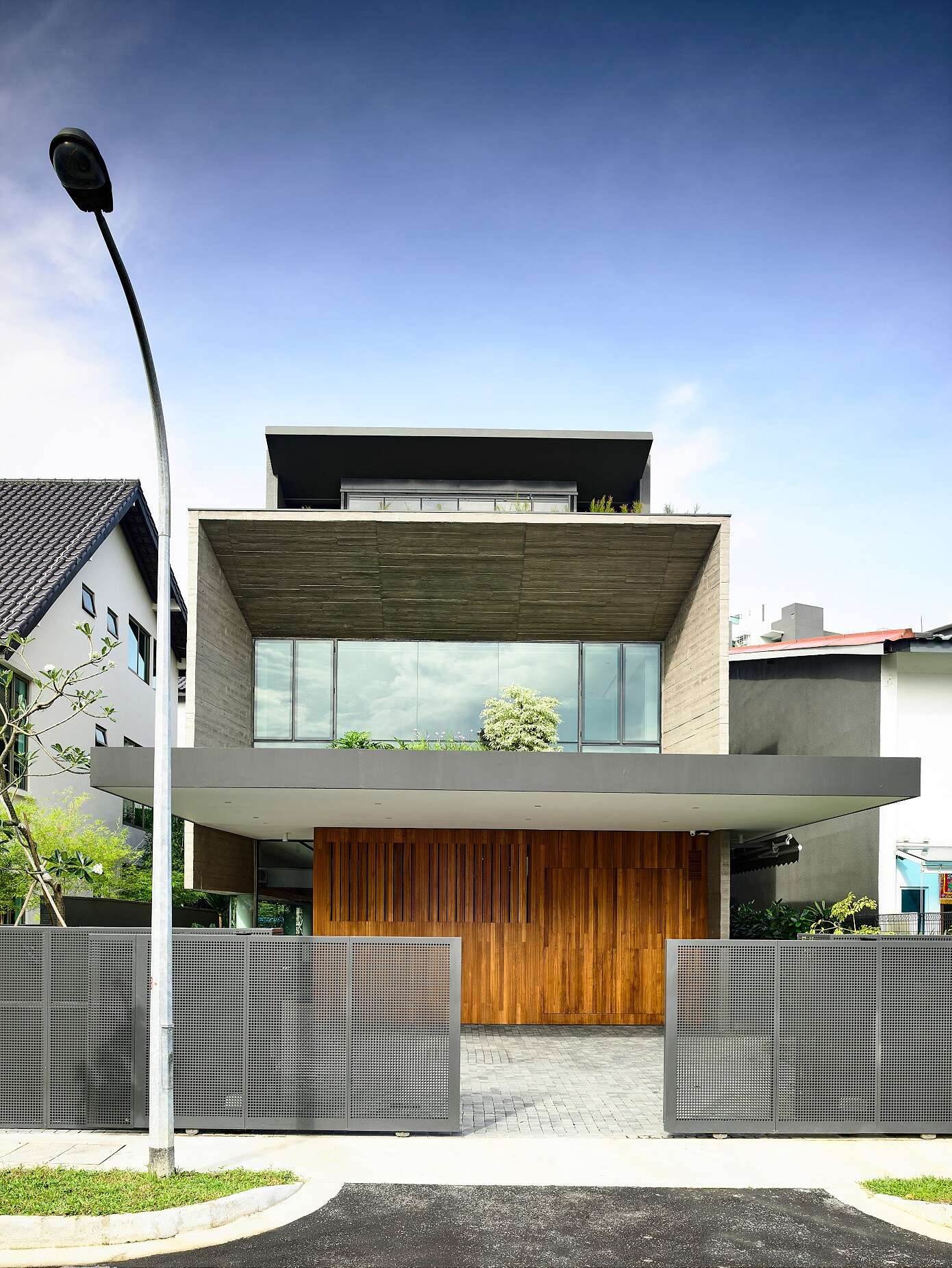 37FC House by ONG&ONG