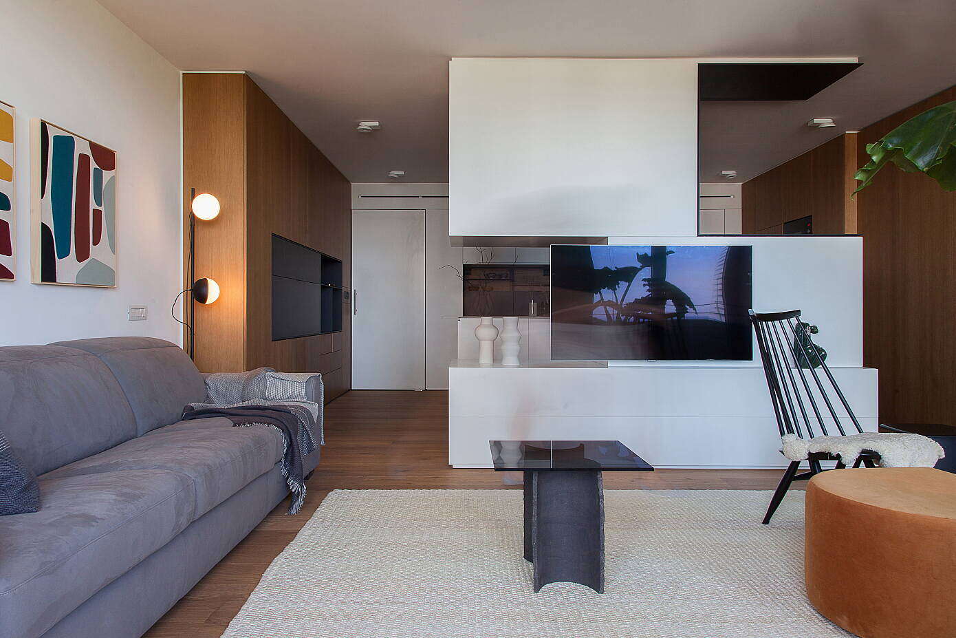 Llull Apartment by YLAB Arquitectos