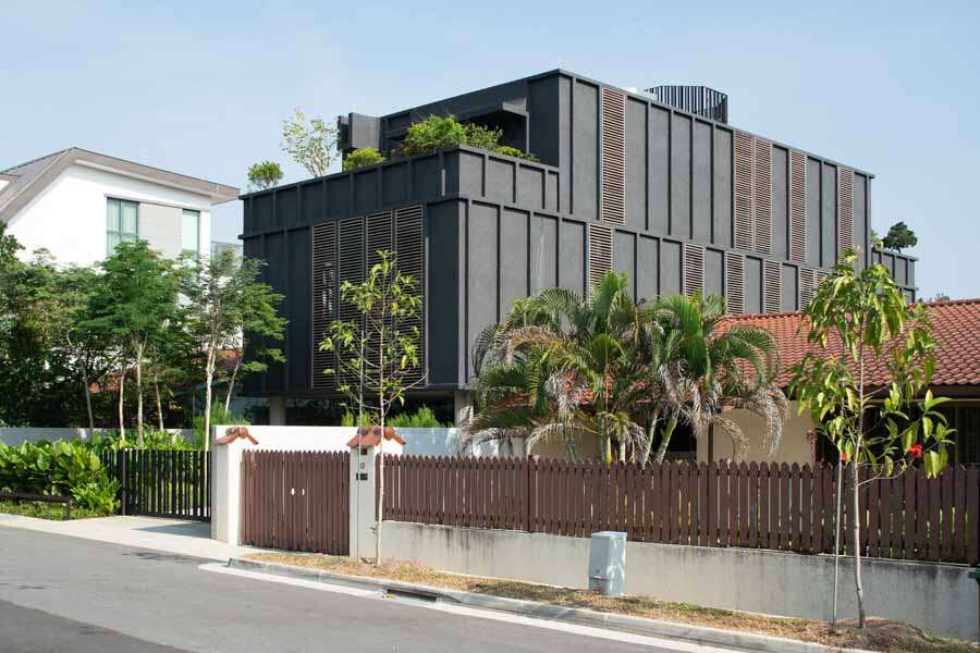 House Above 44 Kasai Road by ipli Architects