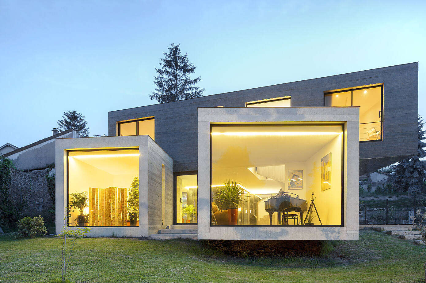 Concrete and Glass House by SKP Architecture