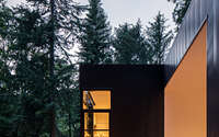 018-collectors-retreat-by-heliotrope-architects