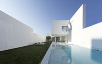009-pati-blau-fran-silvestre-arquitectos