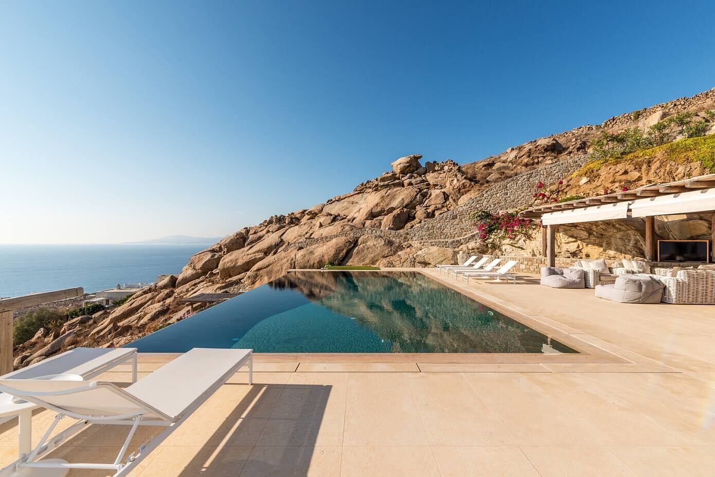 Infinite Blue Villa by Mykonos Architects
