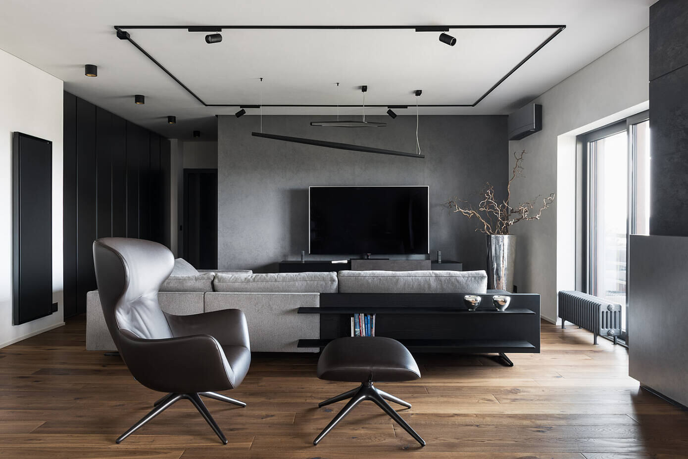 Eur Apartment by Pragma Archit