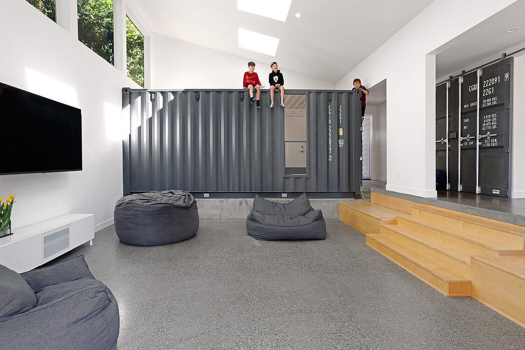 Wyss Family Container House by Paul Michael Davis Architects - 1