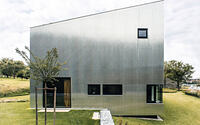 012-house-mesh-caramel-architekten