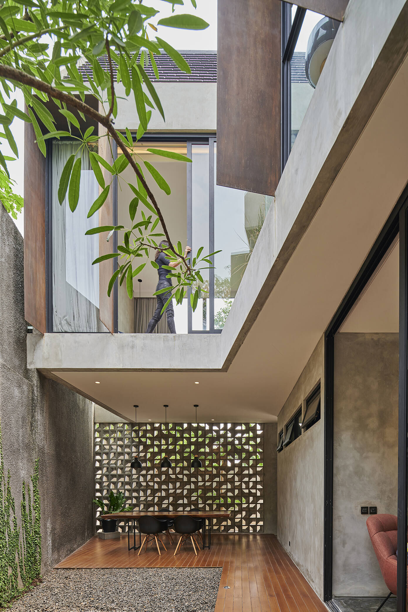 015-breeze-blocks-house-tamara-wibowo-architects | HomeAdore