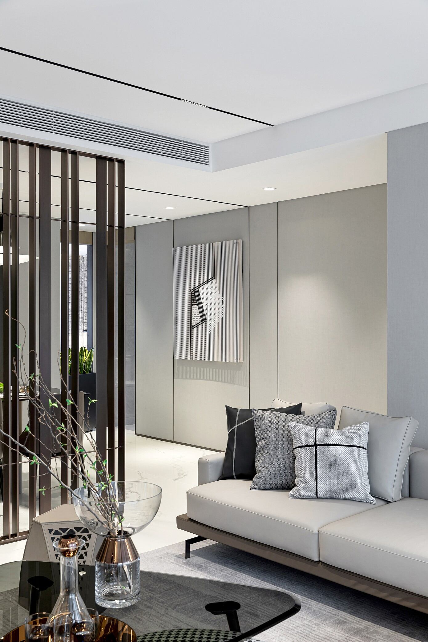 Greentown Show Flat by Qiran Design Group