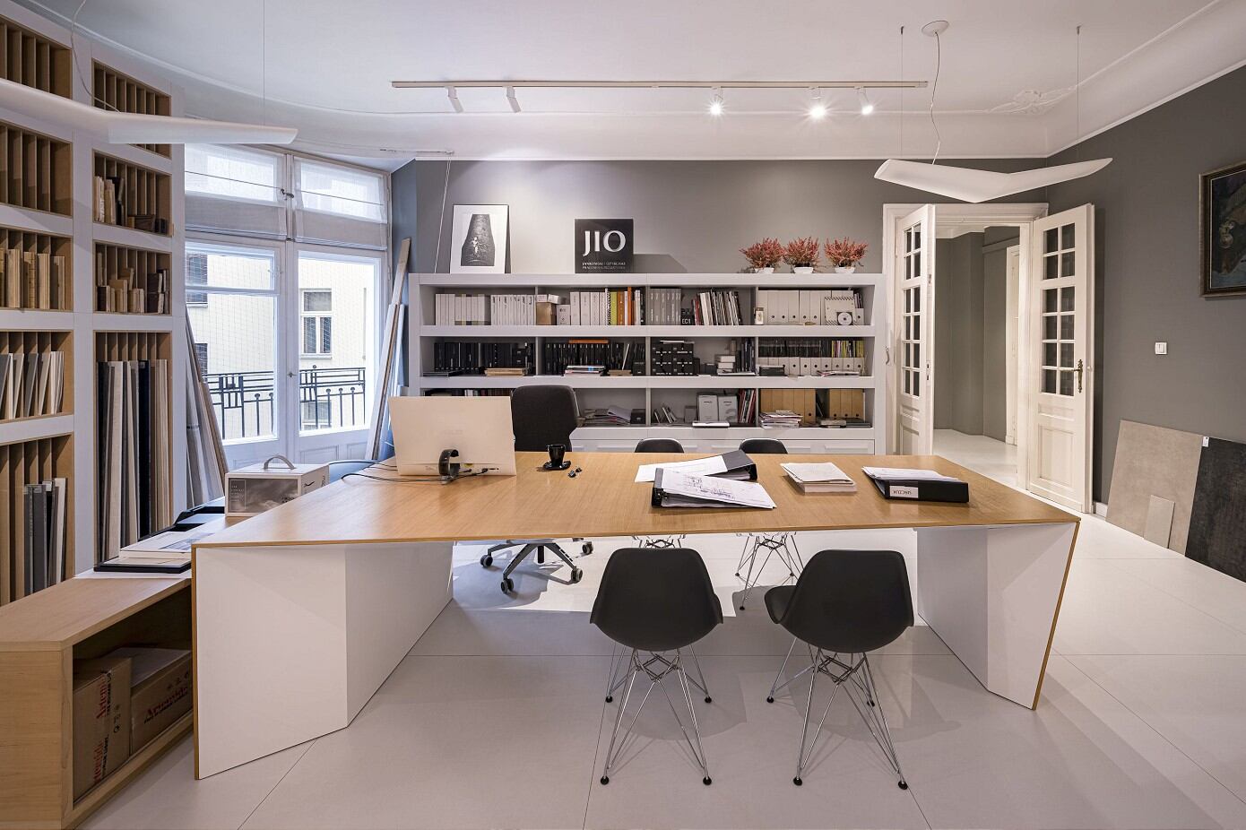 Office by JIO Design Studio