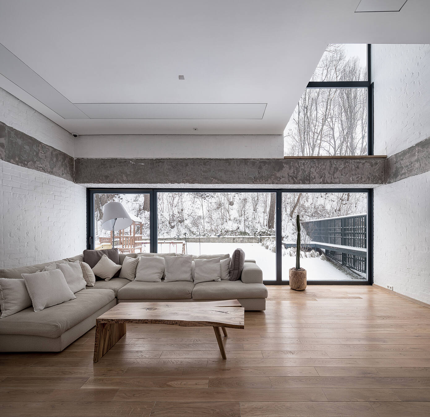 House on Tatarka Hill by Drozdov & Partners