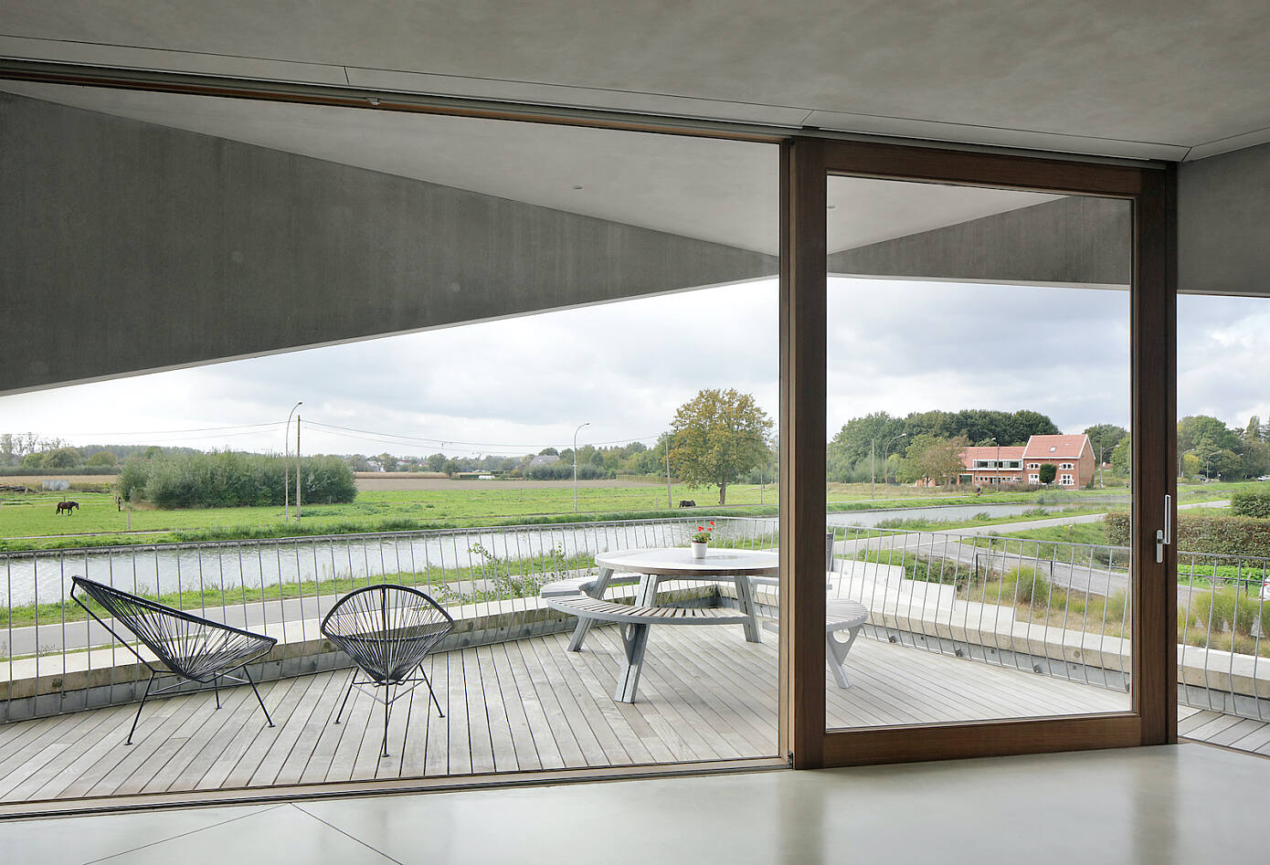 House N-DP by Graux & Baeyens Architecten
