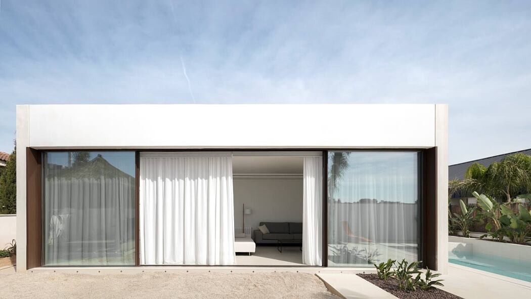 Modular Concrete House by Trazia - 1