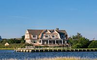 quogue-shingle-style-by-smiros-smiros-027