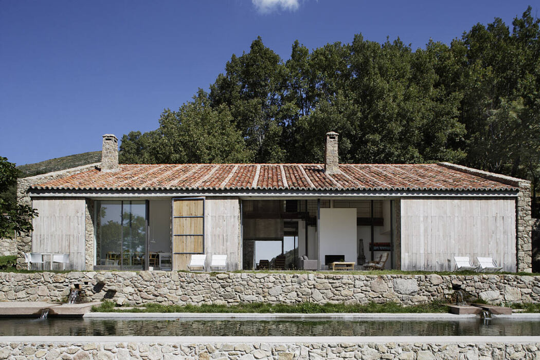 Country House in Spain by Ábaton Architects - 1