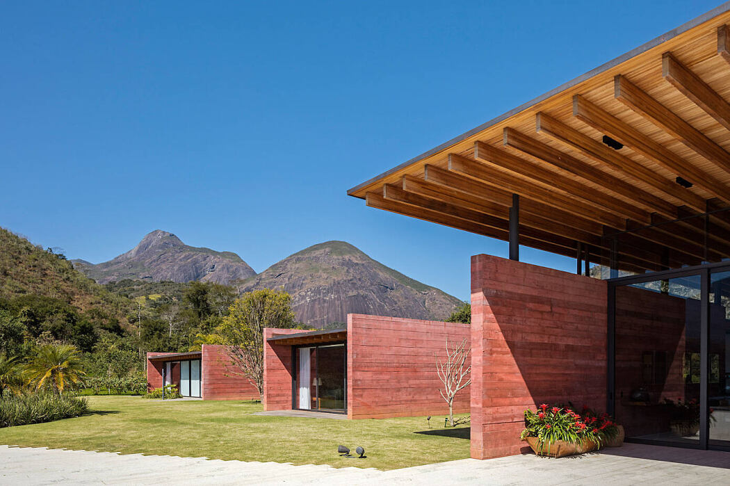 Terra House by Bernardes Arquitetura