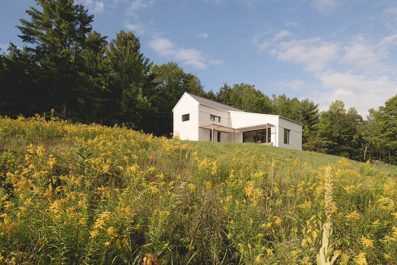 Saltbox Passive House by L’ Abri