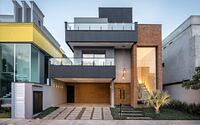 two-story-house-by-pb-arquitetura-002