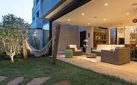 two-story-house-by-pb-arquitetura-008