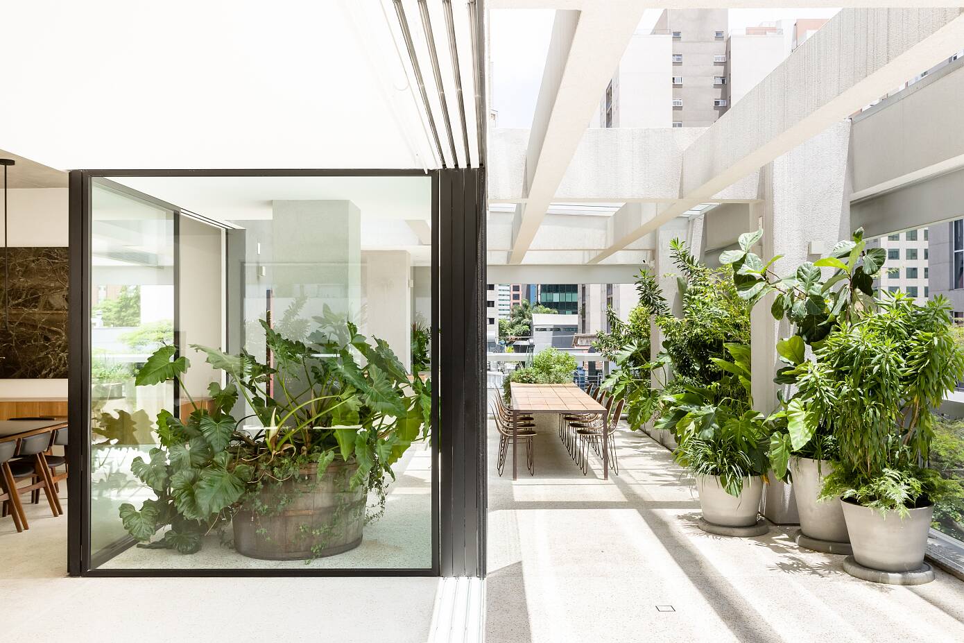 CR Apartment by Pascali Semerdjian Architects