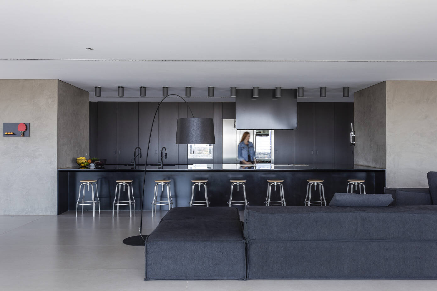 RM15 Apartment by Aguirre Architecture