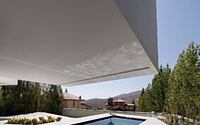 008-cantilever-house-uc21-architects